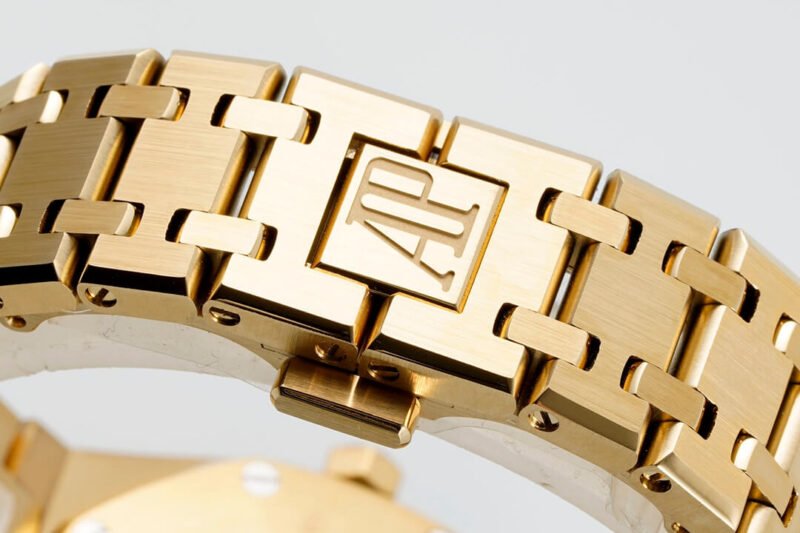 Royal Oak Ladies 67651 33mm Dia YG/YG Blue ZF Swiss Qtz